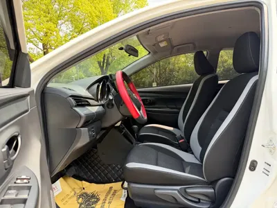 Toyota Yaris L