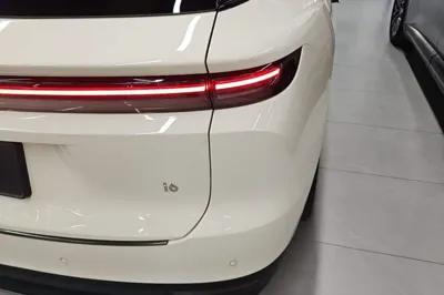 Li Auto Li Auto i6