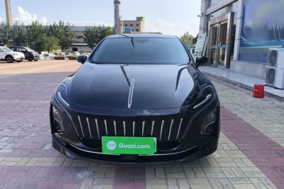 Hongqi E-QM5