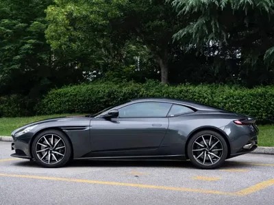 Aston Martin DB11
