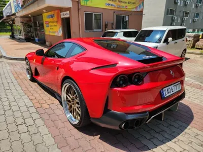 Ferrari 812