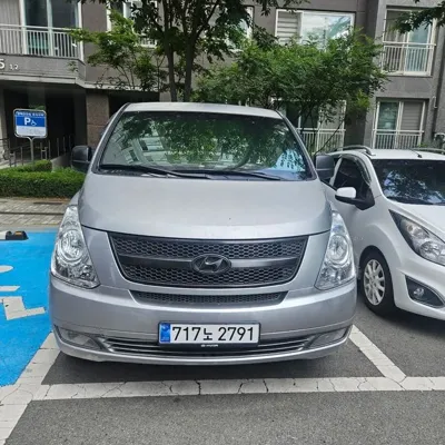 Hyundai Starex
