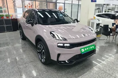 Lynk & Co 06