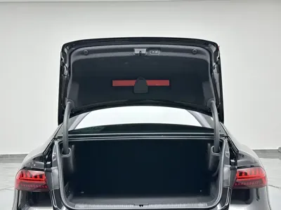 Audi A7L