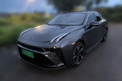 Lynk & Co 03