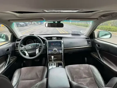 Toyota Reiz
