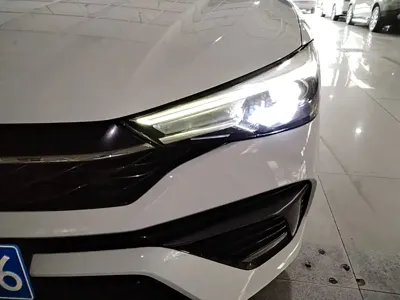 Roewe i5