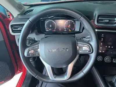 Lynk & Co 02