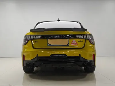 Lynk & Co 03