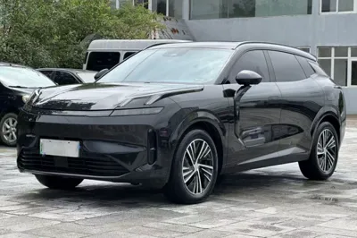 Lynk & Co 08 EM-P