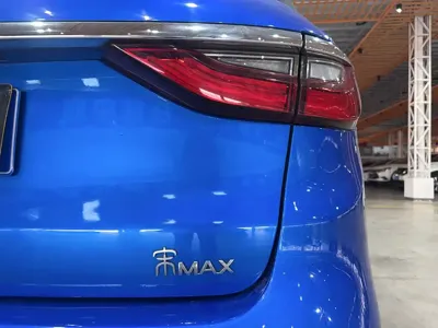 BYD MAX
