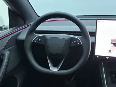 Tesla Model Y L
