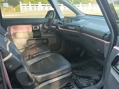 Baojun E300