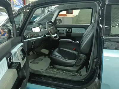 Baojun E300