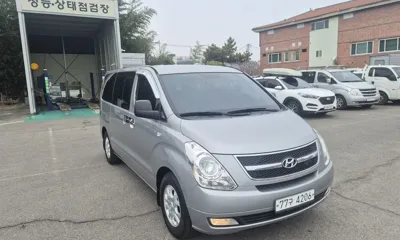 Hyundai Starex