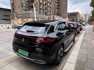 Mercedes-Benz EQE SUV