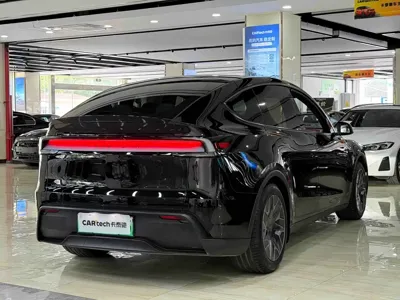 Tesla Model Y L
