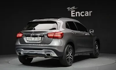 Mercedes-Benz GLA-Class