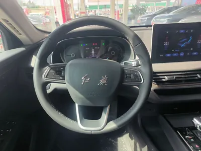 Hongqi E-QM5