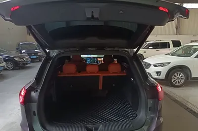 Hongqi HS6 PHEV