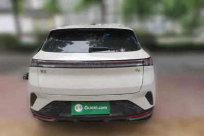 Lynk & Co 06