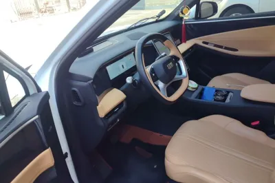 Geely Galaxy L7