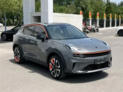Lynk & Co 06