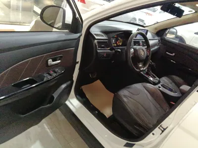 Dongfeng Fengon 370