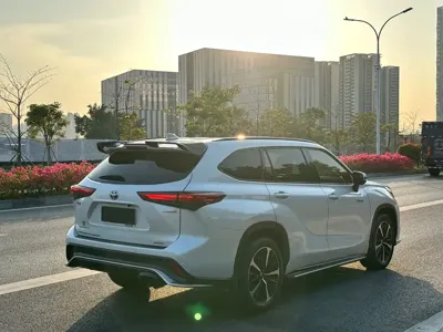 Toyota Crown Kluger