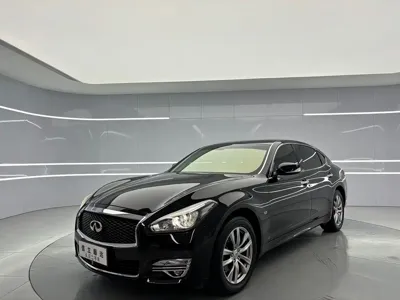 Infiniti Q70