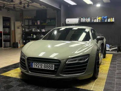 Audi R8