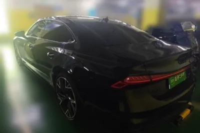 Audi A7L