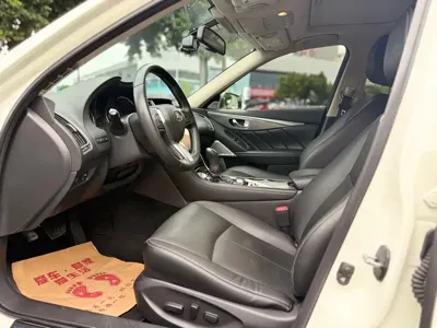 Infiniti Q50L