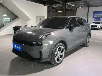 Lynk & Co 06