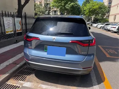 Nio ES8