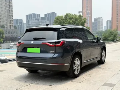 Nio ES8