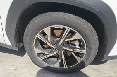 Geely Galaxy L7