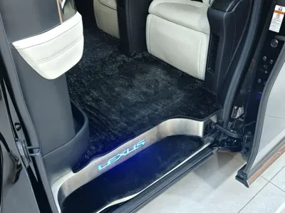 Lexus LM