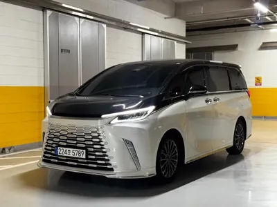 Lexus LM