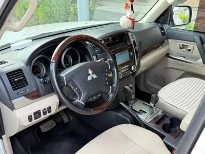 Mitsubishi Pajero (Import)