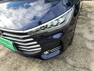 BYD MAX