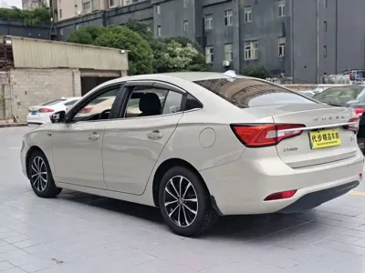 Roewe i5