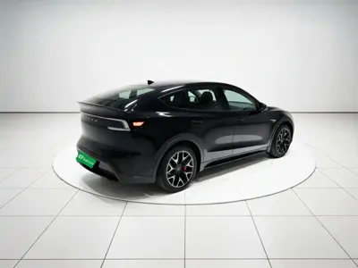 Tesla Model Y L