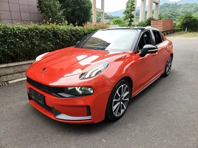Lynk & Co 03