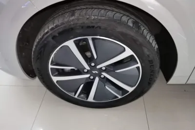 Li Auto L6