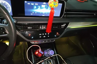 Hongqi HS5