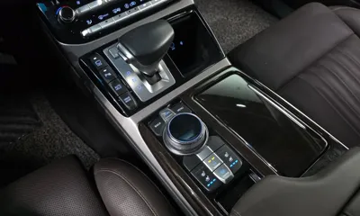 Genesis EQ900