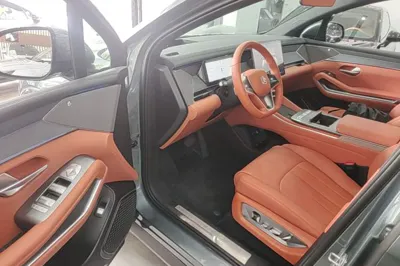 BYD Tang L