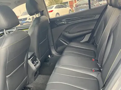 Roewe i5