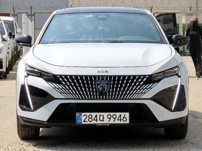 Peugeot 408